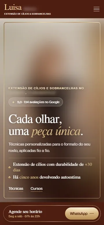 Site da Luisa no celular, com as técnicas passando uma sobre a outra